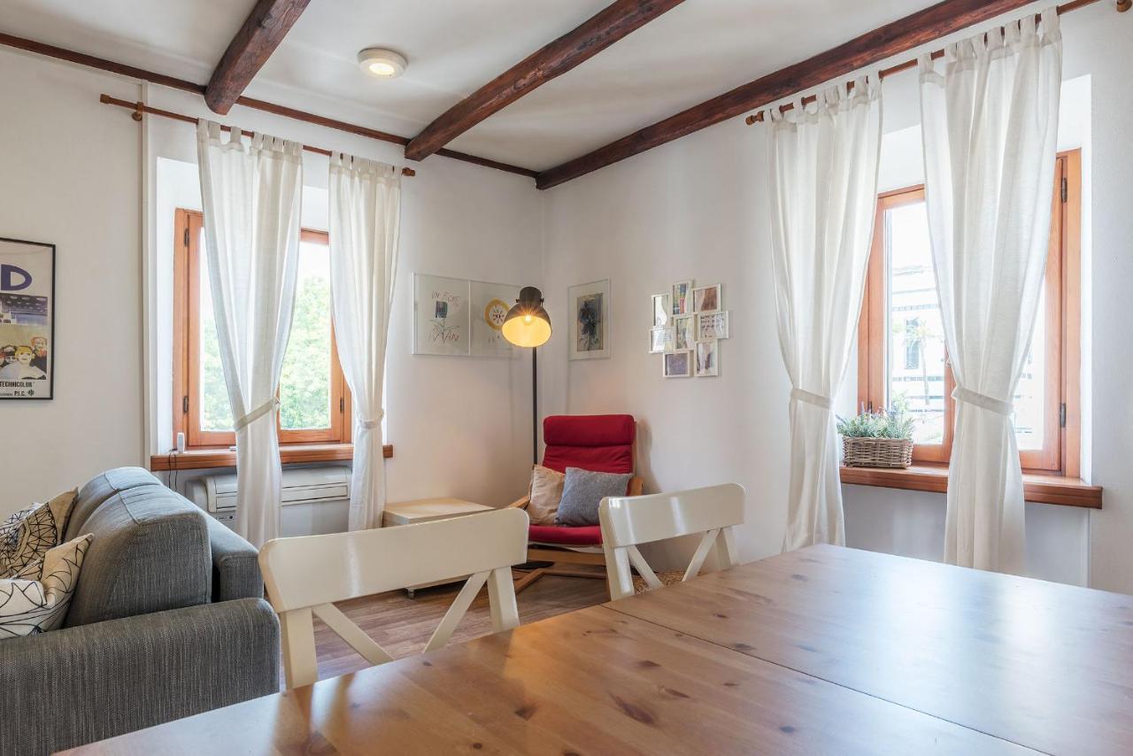 Colosseo Modern Apartment Рим Екстер'єр фото